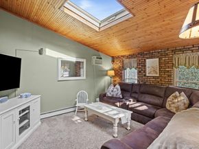 37 Newark Street, Lindenhurst NY 11757