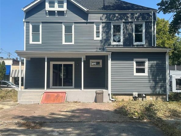 215 Sea Cliff Avenue, Sea Cliff NY 11579