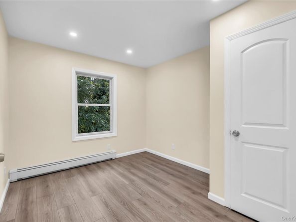 147 S Terrace Place, Valley Stream NY 11580