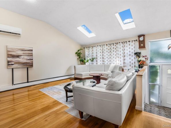 211 Cantiague Rock Road, Westbury NY 11590