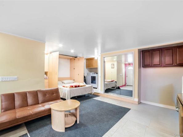 211 Cantiague Rock Road, Westbury NY 11590