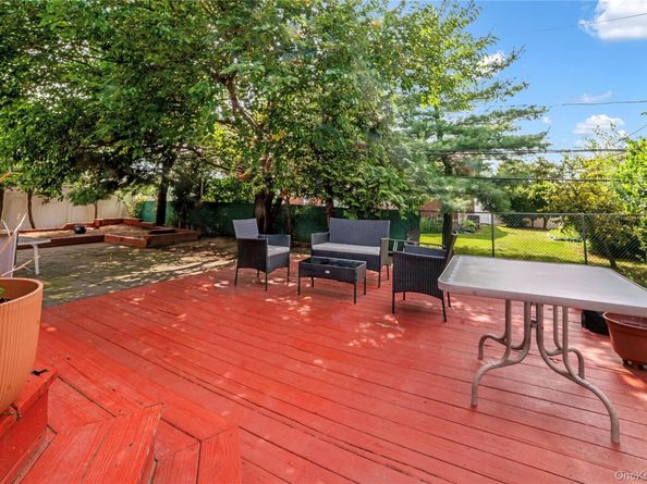 211 Cantiague Rock Road, Westbury NY 11590