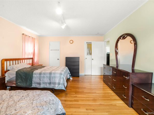 211 Cantiague Rock Road, Westbury NY 11590