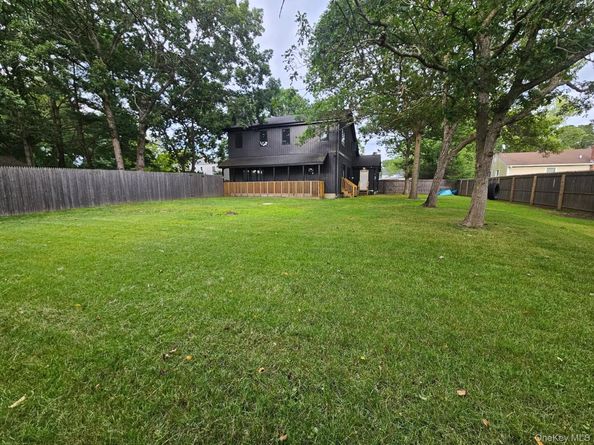 288 S Lenox Avenue, Patchogue NY 11772