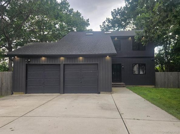 288 S Lenox Avenue, Patchogue NY 11772