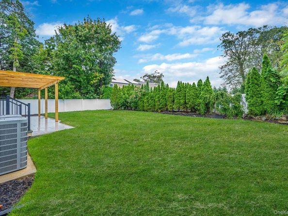 1555 Henry Road, Wantagh NY 11793