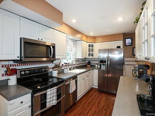 310 Fir Grove Road, Ronkonkoma NY 11779