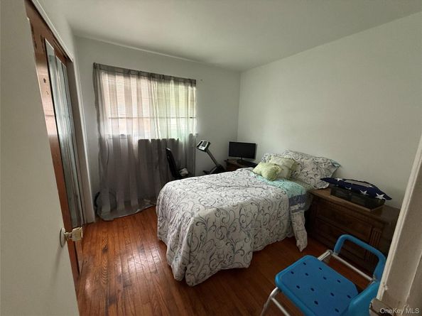 81-05 149th Avenue, Howard Beach NY 11414