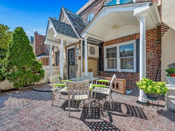 64-30 83rd Place, Middle Village NY 11379