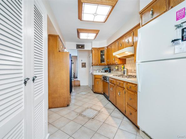 64-30 83rd Place, Middle Village NY 11379