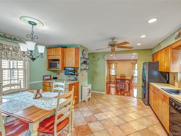 248 5th Street, Saint James NY 11780