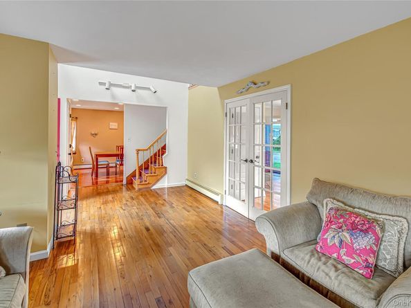 248 5th Street, Saint James NY 11780