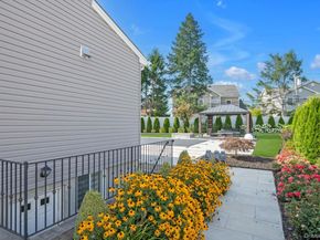 6 Vera Avenue, Plainview NY 11803
