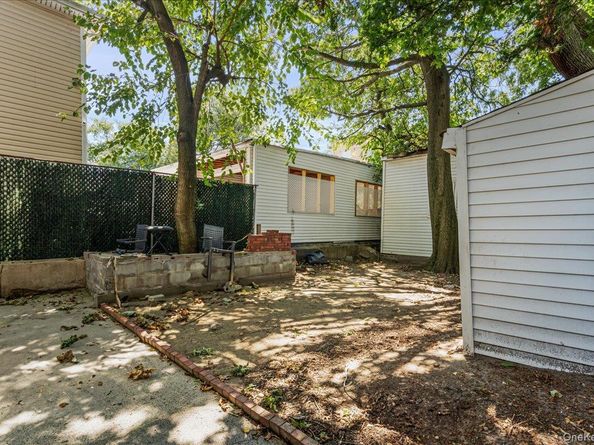 8010 59th Street, Glendale NY 11385