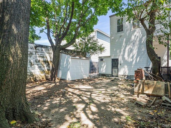 8010 59th Street, Glendale NY 11385