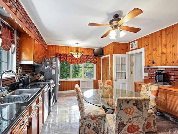 32 Parkway Circle, Mount Vernon NY 10552