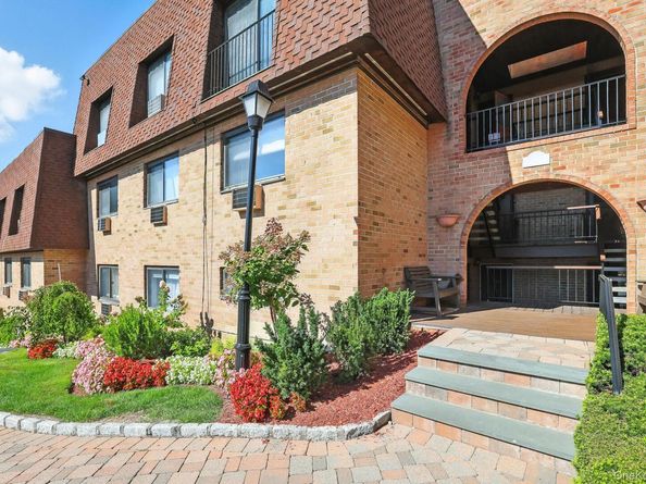 348 Central Park Avenue C15, Scarsdale NY 10583