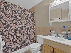 931 E 216th Street, Bronx NY 10469