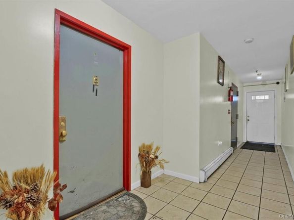 931 E 216th Street, Bronx NY 10469