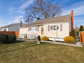 55 Bogart Street, Huntington Station NY 11746