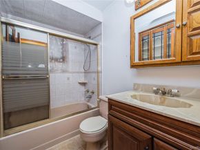 54 31st Street, Copiague NY 11726