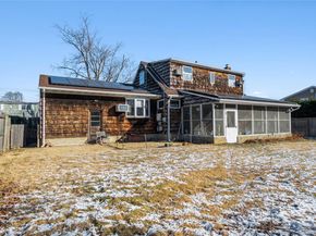 54 31st Street, Copiague NY 11726