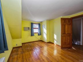 54 31st Street, Copiague NY 11726