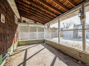 54 31st Street, Copiague NY 11726