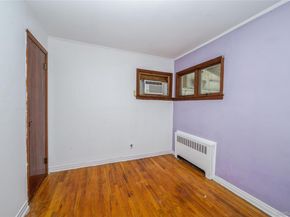 54 31st Street, Copiague NY 11726