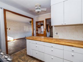 54 31st Street, Copiague NY 11726