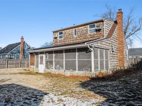 54 31st Street, Copiague NY 11726