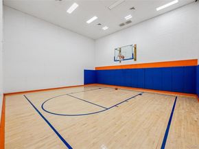 2 Bay Club Drive PHH, Bayside NY 11360