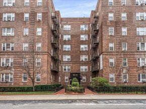 65-74 Saunders Street 6J, Rego Park NY 11374
