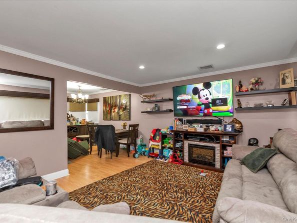 16 Layton Street, Freeport NY 11520