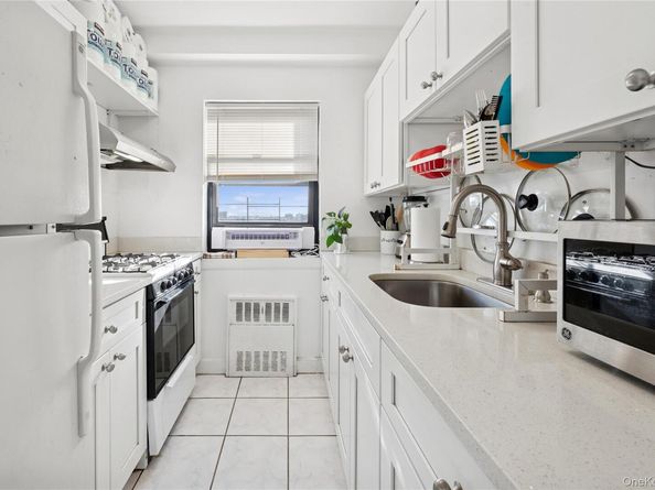 1122 Yonkers Avenue 5J, Yonkers NY 10704