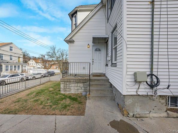 28 Crescent Place, Yonkers NY 10704