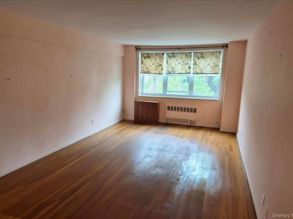 98 DeHaven Drive 2B, Yonkers NY 10703