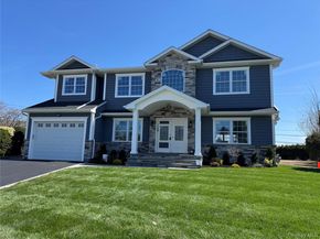 11 Evelyn Court, Syosset NY 11791