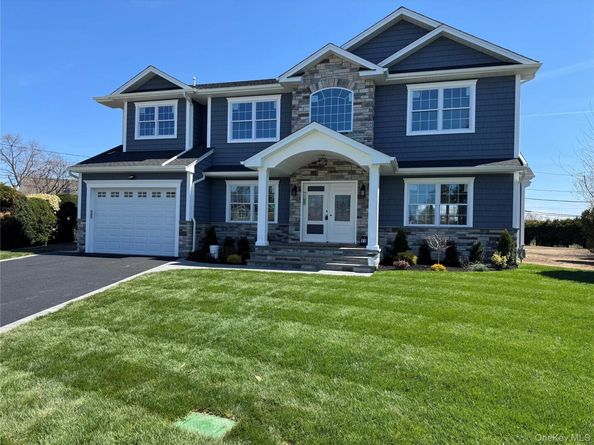 11 Evelyn Court, Syosset NY 11791