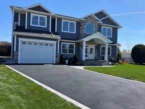 11 Evelyn Court, Syosset NY 11791