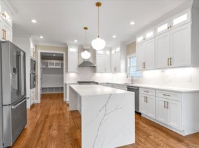 11 Evelyn Court, Syosset NY 11791