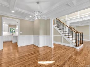 11 Evelyn Court, Syosset NY 11791