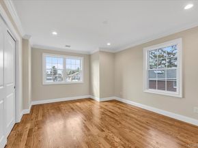 11 Evelyn Court, Syosset NY 11791