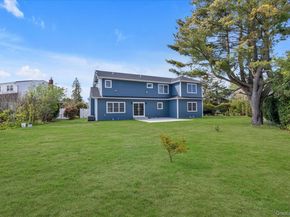 11 Evelyn Court, Syosset NY 11791