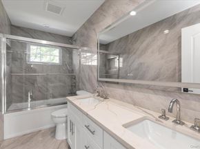 11 Evelyn Court, Syosset NY 11791