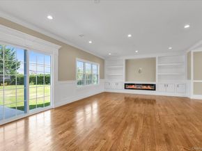 11 Evelyn Court, Syosset NY 11791
