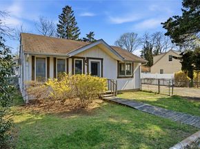 10 Howe Street, Huntington Station NY 11746