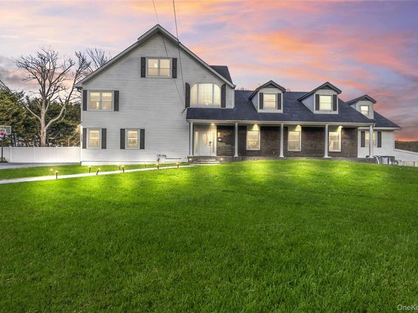 345 Durkee Lane, East Patchogue NY 11772