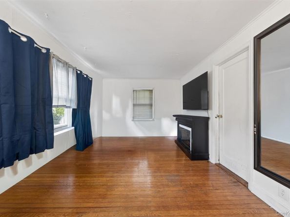 266 Neptune Avenue, West Babylon NY 11704