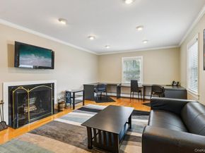 1 Huntington Bay Road, Huntington NY 11743